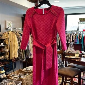 Diamond Pink Quilted Dress New York & Co size small, 3/4 sleeves belted Midi
